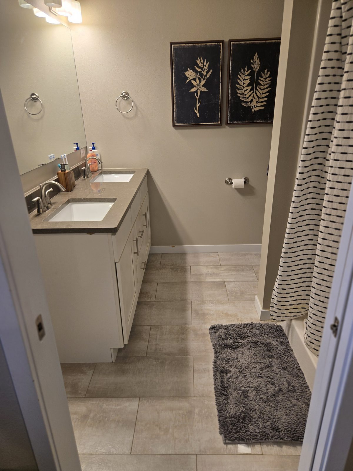 Upper bathroom double vanity at 934 2nd Street Jesup Iowa