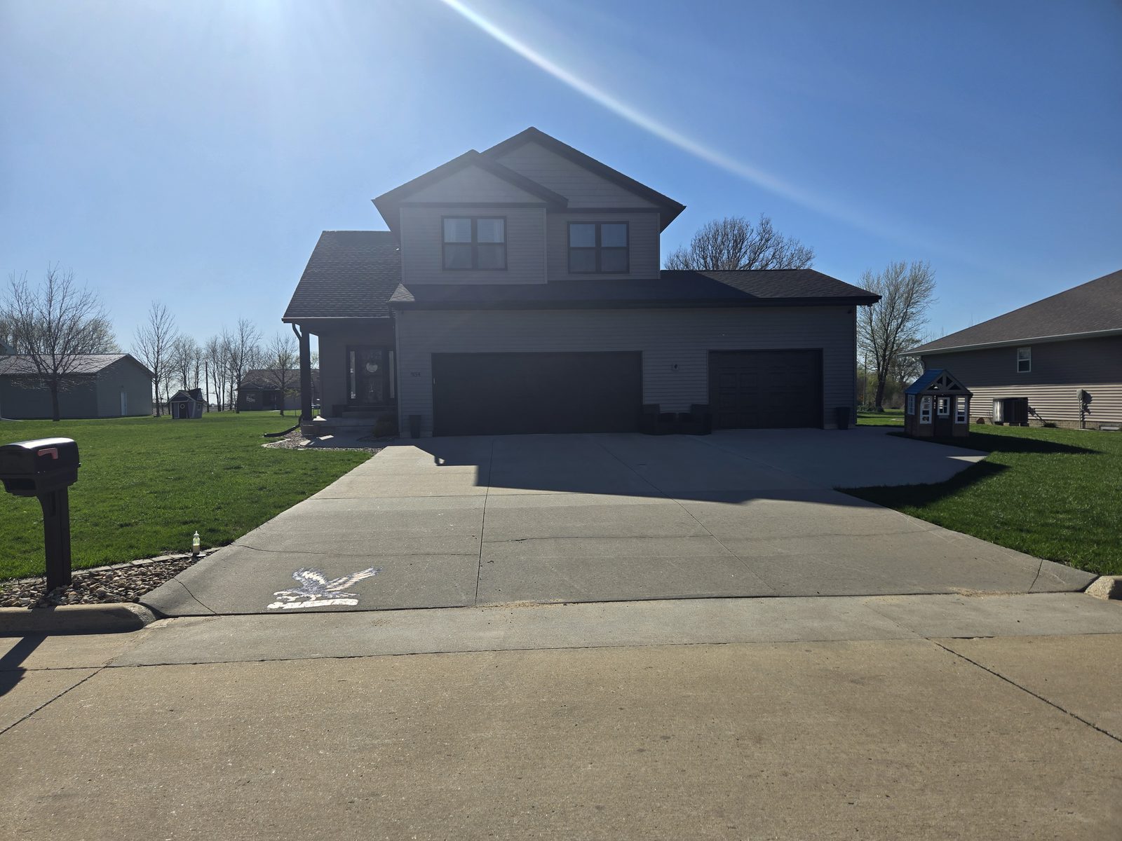 Front exterior 3-car garage at 934 2nd Street Jesup Iowa